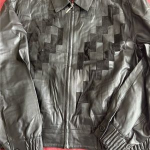 Torras natural leather with a cheer pattern in the front of suede and leather